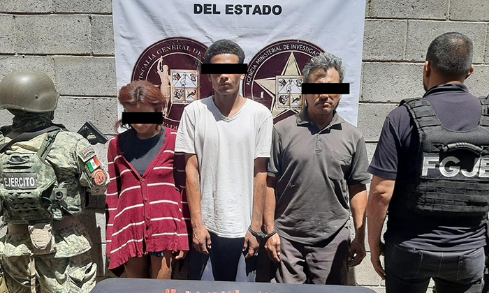 Atrapan a tres personas con droga en cateo en la colonia Pemex