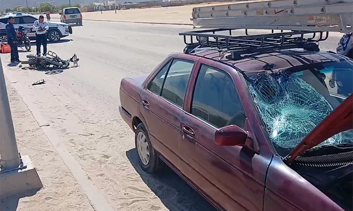 Resulta motociclista herido en choque en la colonia Pueblitos