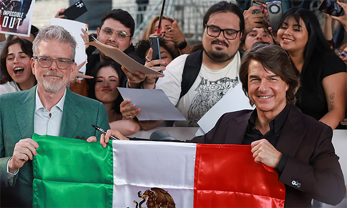 Tom Cruise se deja querer en México