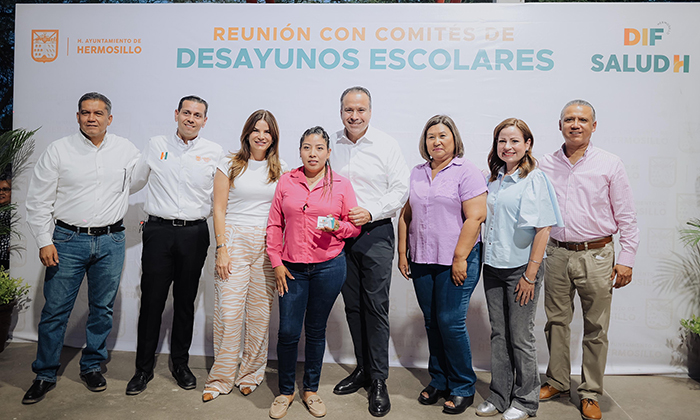Reciben servicio médico colaboradoras de desayunos escolares en la colonia Internacional