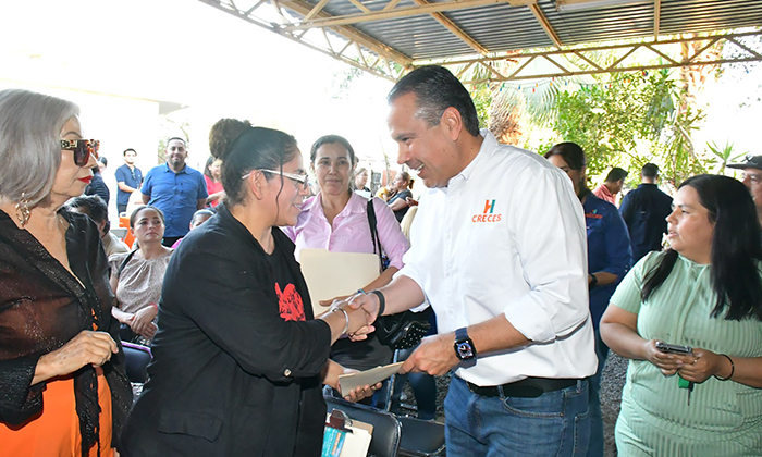 Atiende Toño Astiazarán a vecinos de la Solidaridad durante el Miércoles en tu Colonia