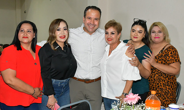 Reconoce Toño Astiazarán a madres trabajadoras