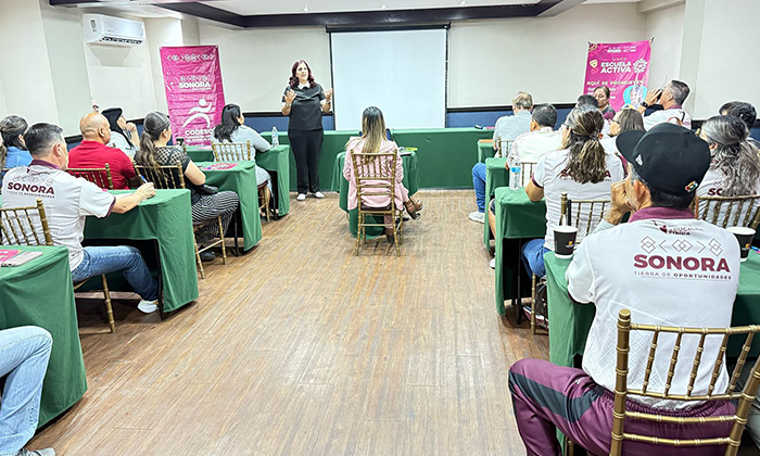 Capacitan a docentes de educación física