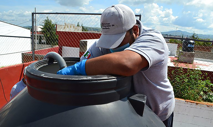 Recomienda dar limpieza y mantenimiento a los tinacos; Directivos de Agua de Hermosillo
