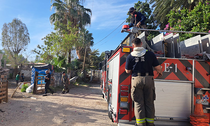 Sofocan Bomberos incendio en una vivienda en la colonia La Metalera