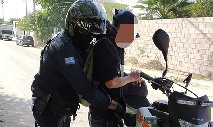 Arrestan a 117 personas en operativos