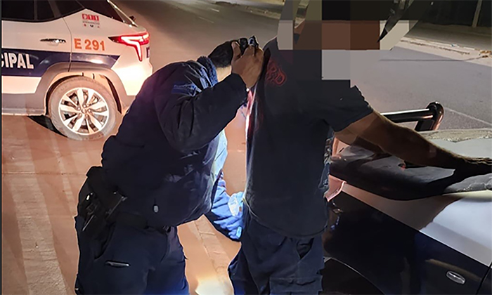 Intenta asfixiar a su mujer y lo arrestan en la colonia El Ranchito