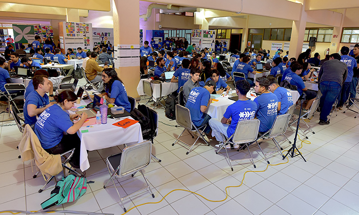 Trabajan en proyectos a favor del medio ambiente; Participantes en el Smart City Hackathon 2025