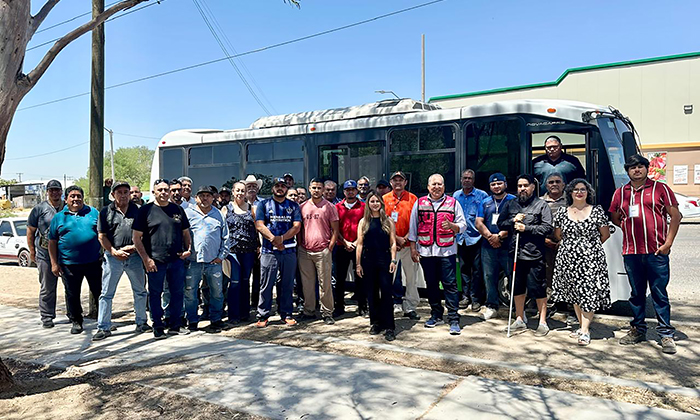 Capacitan a choferes del transporte sobre inclusión; Personal del DIF Sonora