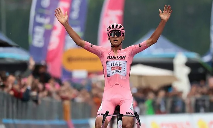 Isaac del Toro sigue de líder del Giro en Italia
