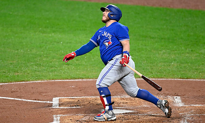 Azulejos de Toronto se imponen a Rangers