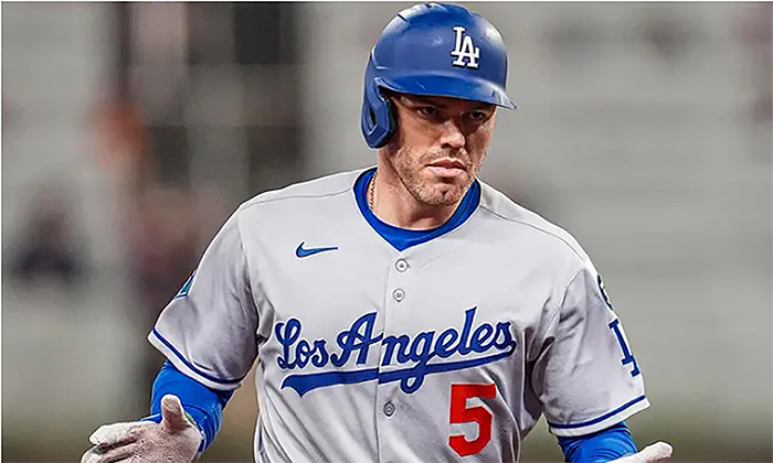 Propinan Dodgers dolorosa derrota a Marlines con jonrones de Ohtani y Freeman