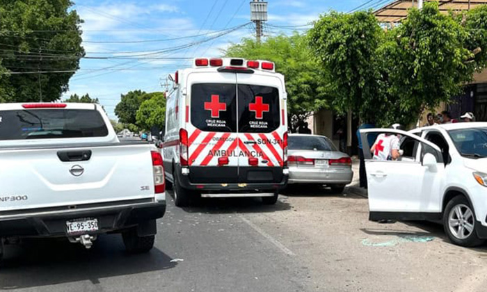 Resultan tres lesionados en fuerte choque
