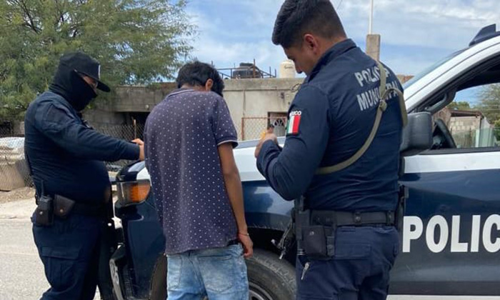 Aprehenden a presunto vendedor de droga en la colonia Sahuaro