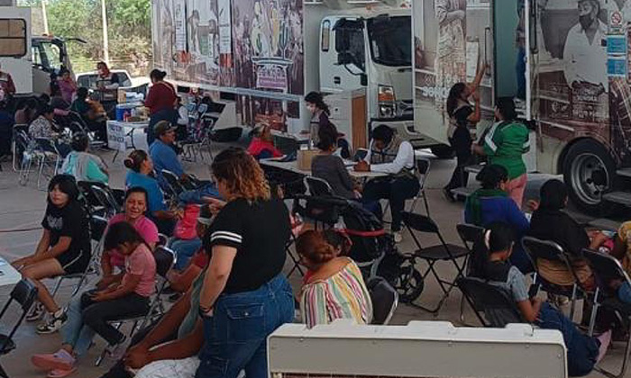 Llevan jornada de salud a comunidades de alta marginación mediante clínicas móviles
