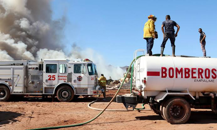 Acuden bomberos a conato de incendio