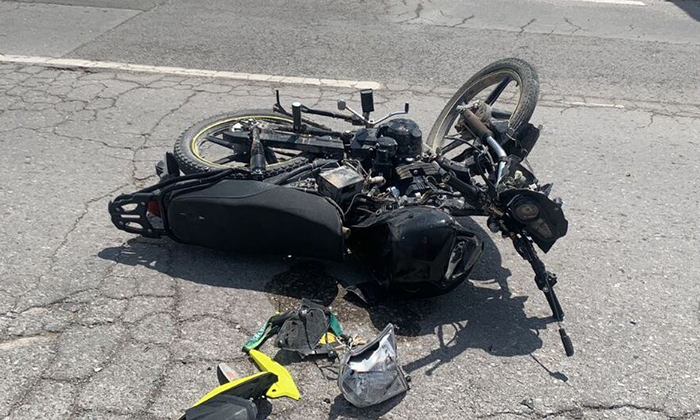 Al lugar de los hechos acudieron los cuerpos de auxilio y seguridad; resulta herido motociclista