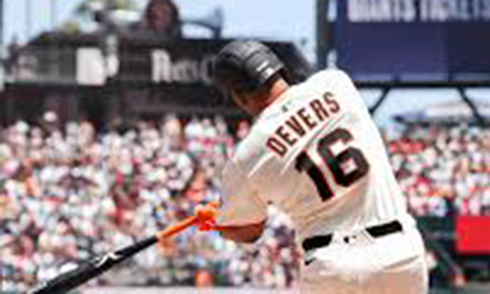 Pega Rafael Devers primer jonrón