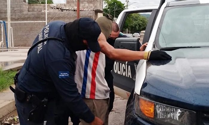 Amenaza de muerte a su vecino y lo arrestan en Puerta Real Décima Etapa