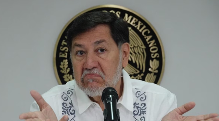 Exigen activistas a Sheinbaum remover a Fernández Noroña del Senado por declaraciones sobre remesas
