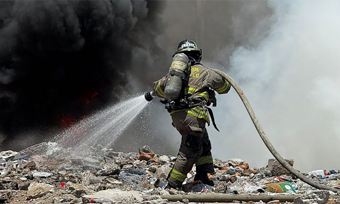 Sofocan incendio en baldío en el Centro de Hermosillo