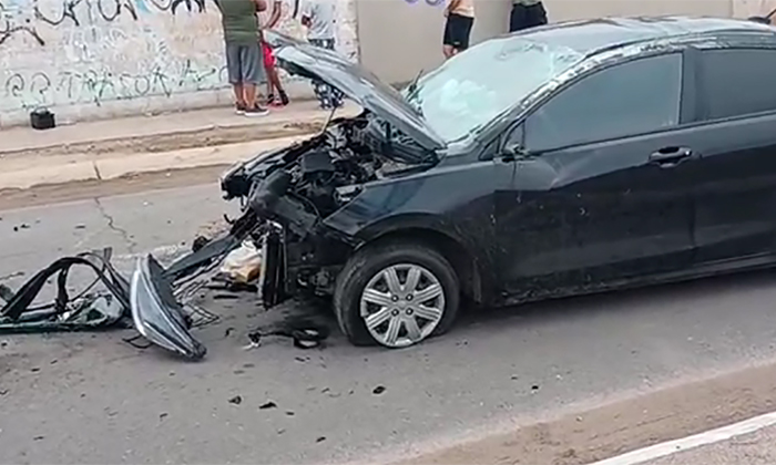 Protagoniza aparatoso choque volcamiento en el fraccionamiento Villa Verde