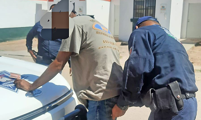 Arrestan a “El Pitón” por golpear a su anciano padre en la colonia El Jito