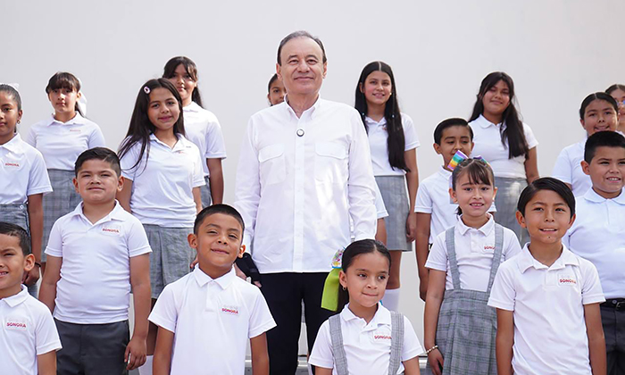 Avanza 62% entrega de uniformes escolares en 67 municipios de Sonora