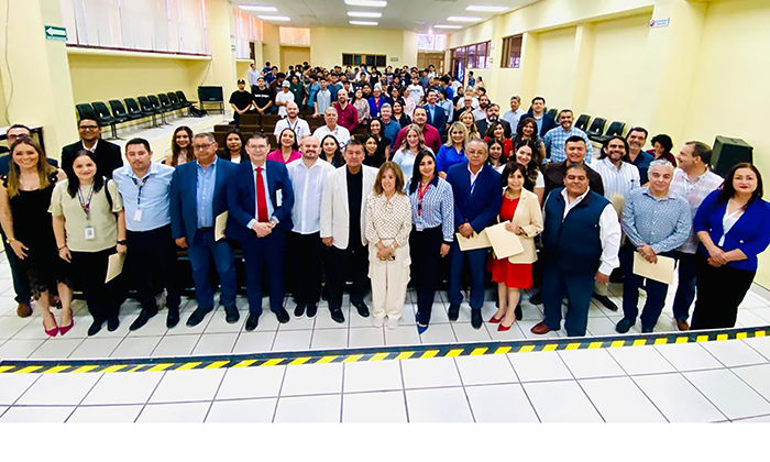 Realiza con éxito Expo Industrial Universitaria en la UTN