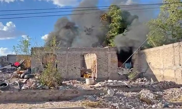 Consume incendio casa de persona acumuladora en la colonia Lomas de Madrid