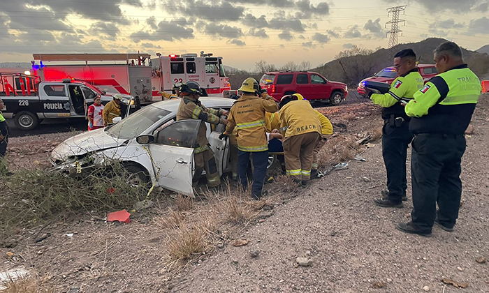 Resultan dos mujeres lesionadas en choque en Guaymas