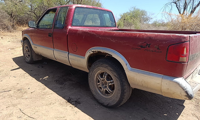 Hallan abandonado vehículo robado en la carretera a Ures
