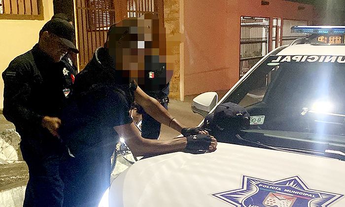 Arrestan a joven por amenazar de muerte a su esposa en la comisaría Miguel Alemán