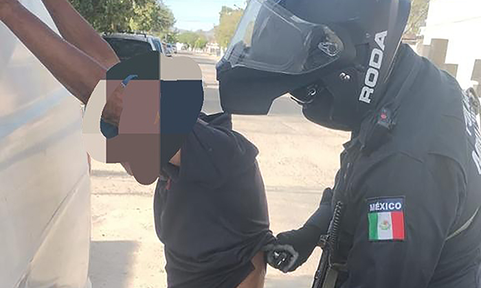 Causa destrozos en casa de su madre y lo arrestan en la colonia Adolfo López Mateos