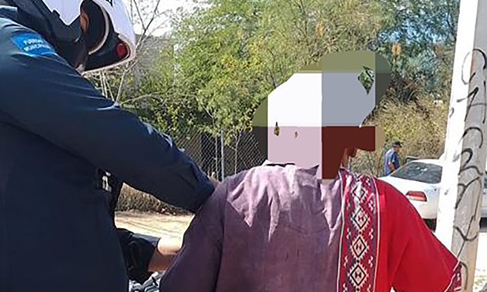 Atrapan a dos sujetos por posesión de droga; Agentes de la Policía Municipal