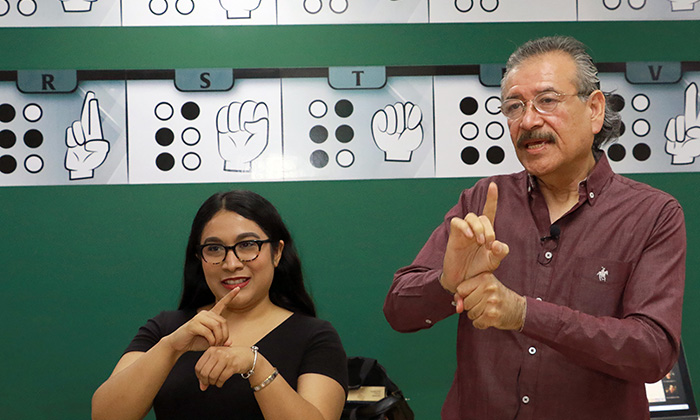 Ofrece Unison cursos de lengua de señas mexicana en forma permanente