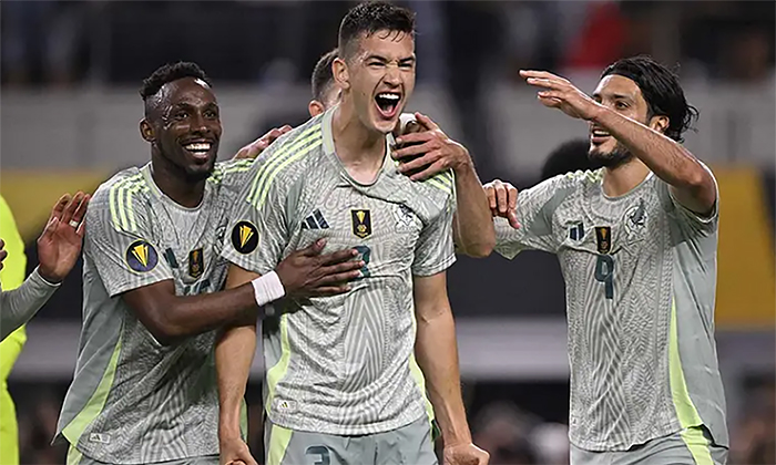 México vence a Surinam por 2-0; Sigue imbatible en Copa Oro