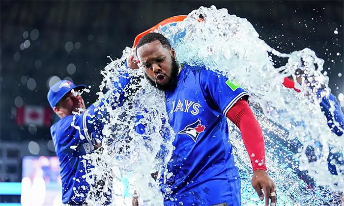 Remonta Azulejos y vence a Yanquis con sencillo de Vladimir Guerrero Jr.