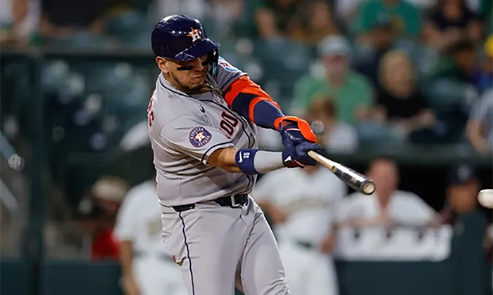 Astros pegan paliza de 13 a 3 a Atléticos a base de jonrones