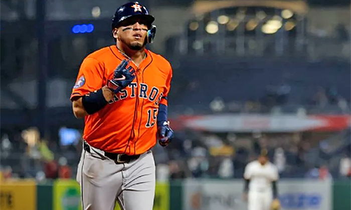 Astros vence a Piratas con jonrones de Paredes