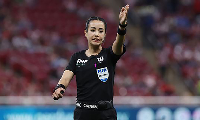 Mexicana hace historia al arbitrar en la Copa Oro; Es la primera en lograrlo