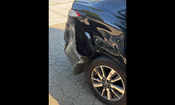 Mujer sufre lesiones en colisión de autos