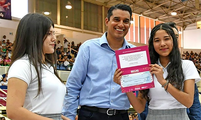 Entregan becas a más de cuatro mil 800 menores en Cajeme