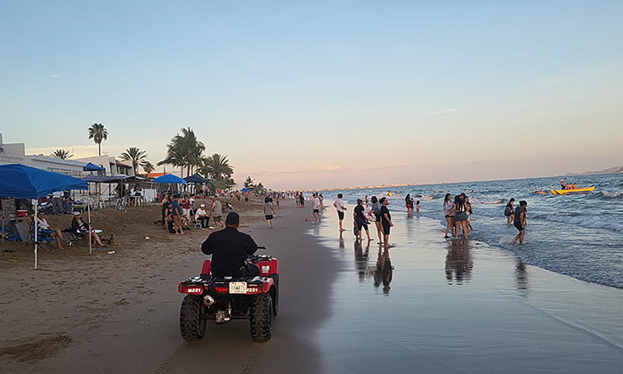 Rescatan a mujer que flotaba en Bahía de Kino; Tenía heridas en el rostro