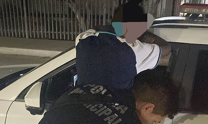 Intenta ahorcar a su pareja y lo capturaron en la colonia El Mariachi