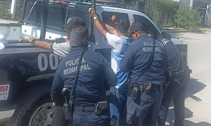 Arrestan a choferes de camión por retener a pasajera en la colonia Álvaro Obregón