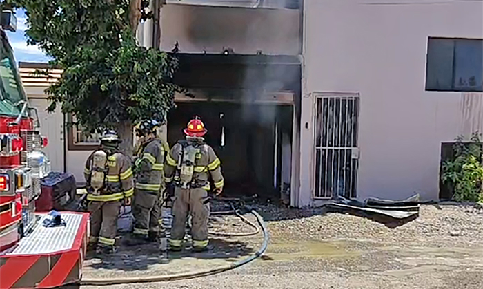Rescatan a anciano de incendio en la colonia San Ángel