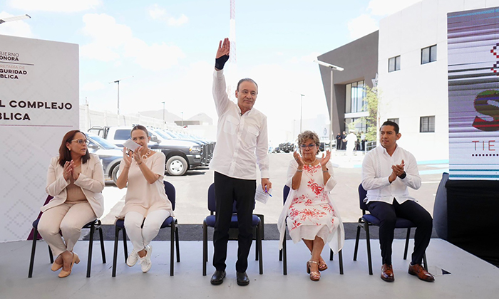 Inaugura gobernador complejo de seguridad en Guaymas