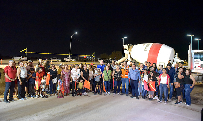 Cumple Antonio Astiazarán con puente en la colonia Puerta del Rey