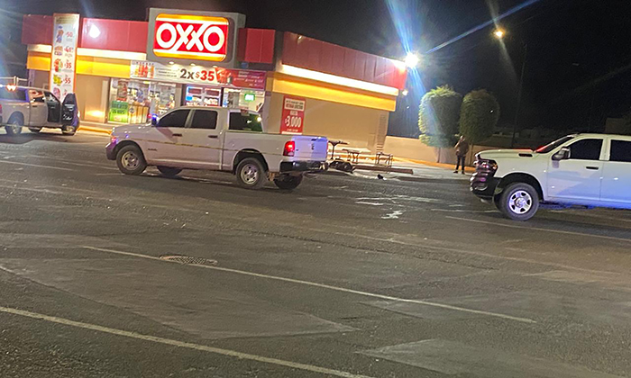Ejecutan a hombre en tienda de conveniencia en Residencial California